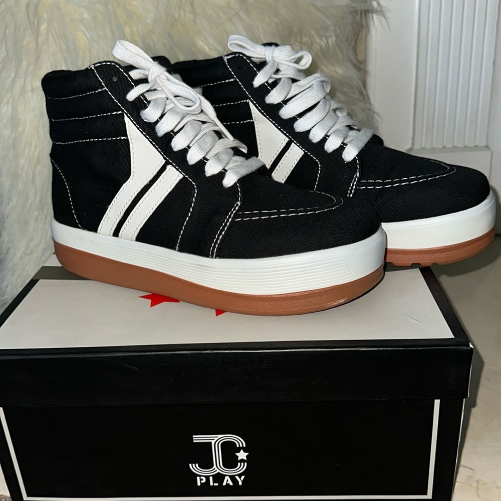 Women’s Sneakers